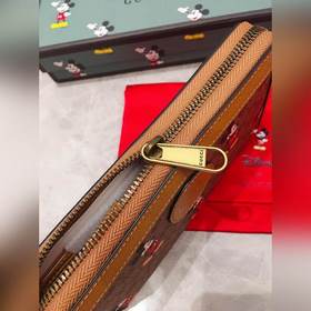 Официальный сайт Gucci обновлен! В сотрудничестве с Disney создан