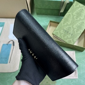 Длинный кошелек с логотипом Gucci, выполненным рукописным шрифтом