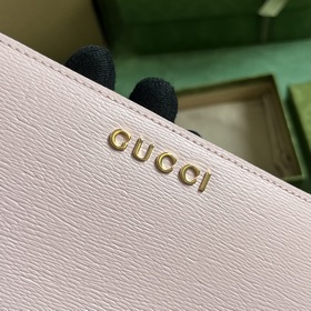 Длинный кошелек с логотипом Gucci, выполненным рукописным шрифтом