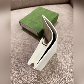 Весенняя и летняя коллекция — черный, белый и коричневый. Новинка