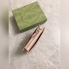 Новая модель, представленная на официальном сайте. Тонкий кожаный