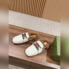 Gucci с застежкой виде конской головы, новая модель из шерсти, кв