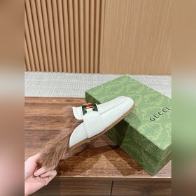 Gucci с застежкой виде конской головы, новая модель из шерсти, кв