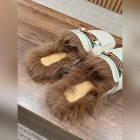 Gucci с застежкой виде конской головы, новая модель из шерсти, кв