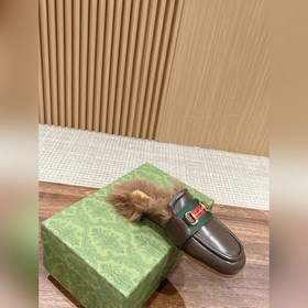 Gucci с застежкой виде конской головы, новая модель из шерсти, кв