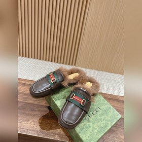 Gucci с застежкой виде конской головы, новая модель из шерсти, кв