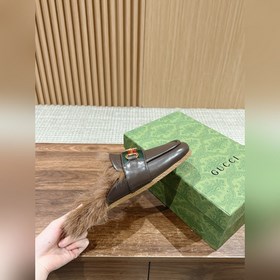 Gucci с застежкой виде конской головы, новая модель из шерсти, кв