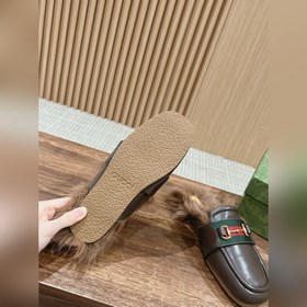 Gucci с застежкой виде конской головы, новая модель из шерсти, кв