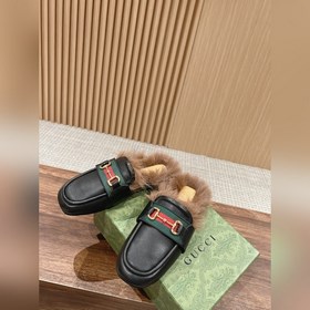 Gucci с застежкой виде конской головы, новая модель из шерсти, кв