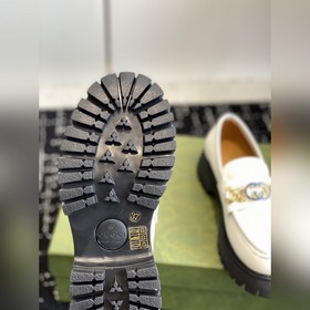 Gucci Последние популярные модели FW2024 Лоферы серебряной пряжко