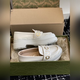 Gucci Новая модель с логотипом виде волны, цветочным узором и тол