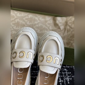 Gucci Новая модель с логотипом виде волны, цветочным узором и тол
