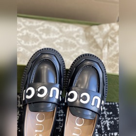 Gucci Новая модель с логотипом виде волны, цветочным узором и тол