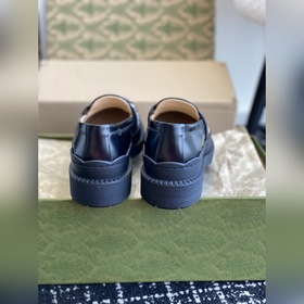 Gucci Новая модель с логотипом виде волны, цветочным узором и тол