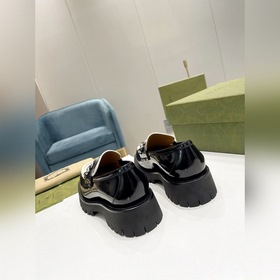 Gucci Лоферы на толстой подошве Материал： кожа бычка с открытым к