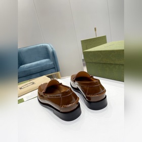 Лоферы Gucci Материал： кожа бычка с открытым краем Внутренняя под