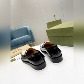 Лоферы Gucci Материал： кожа бычка с открытым краем Внутренняя под