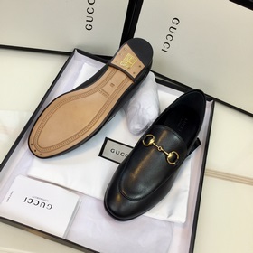 GUCCI ~ Классическая модель GUCCI, столетняя модель Классическая 