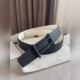 Hermes-32MM, аналогично модели Hermes, изготовлен из кожи теленка