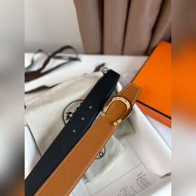 Hermes-32MM, аналогично модели Hermes, изготовлен из кожи теленка