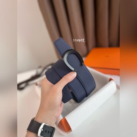 Hermes-32MM, аналогично модели Hermes, изготовлен из кожи теленка