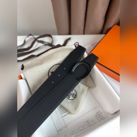 Hermes-32MM, аналогично модели Hermes, изготовлен из кожи теленка