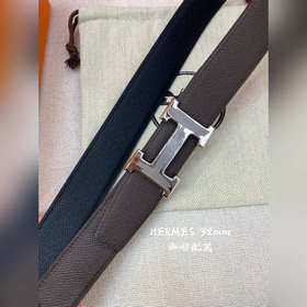 Hermes-32MM, аналогично модели Hermes, изготовлен из кожи теленка