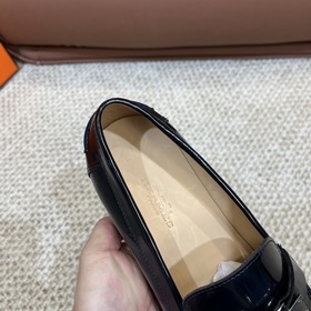 Торговая марка： Hermès (Эрмес) Размер： 39-44 (38, 45 на заказ) Ка