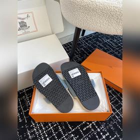 Hermes – неожиданный сюрприз. Модные тапочки Hermes из высококаче