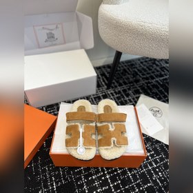 Hermes – неожиданный сюрприз. Модные тапочки Hermes из высококаче