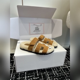 Hermes – неожиданный сюрприз. Модные тапочки Hermes из высококаче