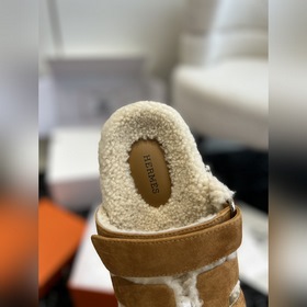 Hermes – неожиданный сюрприз. Модные тапочки Hermes из высококаче