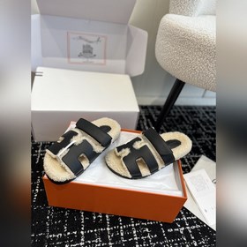 Hermes – неожиданный сюрприз. Модные тапочки Hermes из высококаче