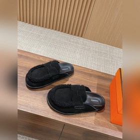 Hermes милые тапочки-тапочки. Подходят к любому наряду, создают н