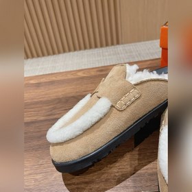 Hermes милые тапочки-тапочки. Подходят к любому наряду, создают н