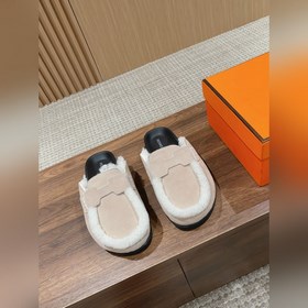 Hermes милые тапочки-тапочки. Подходят к любому наряду, создают н