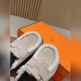 Hermes милые тапочки-тапочки. Подходят к любому наряду, создают н