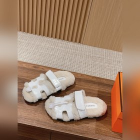 【Высший класс】 Кожаные тапочки Hermes с мехом. В этом году для из
