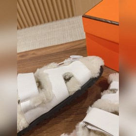 【Высший класс】 Кожаные тапочки Hermes с мехом. В этом году для из