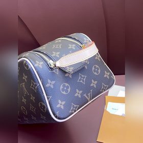 44494 Косметичка для пожилых людей (ɑ) Большая косметичка имеет э