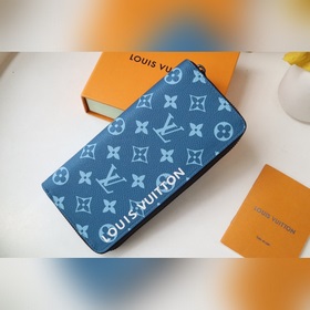 Данная модель кошелька на молнии M8279 Сшитый из полотна Monogram