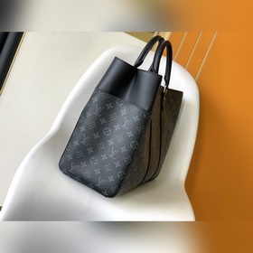 Высококачественная кожа M46451 черного цвета в серии Sac lat пред