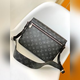M30746 Высококачественная оригинальная сумка-почтальон из серии T
