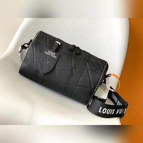 M21543 Эта сумка City Keeall из коллекции «Чемпионат мира по футболу 2024 в Ката