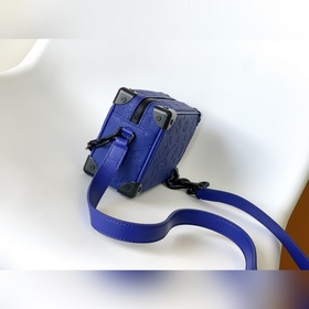 M82558 Оригинальная модель. Сумка Mini Soft Trunk изготовлена из 