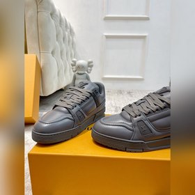 LV Louis Vuitton кроссовки На весенне-летнем показе 2024 года LV 