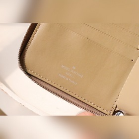 M81558 Серый Компактный кошелек «Ziy» из мягкой кожи Machina с т