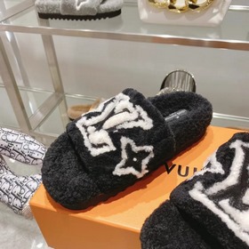 Новая модель меховых тапочек LV на осень-зиму 2024 года, тапочки 