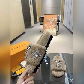 Louis Vuitton 2024 новые шерстяные тапочкиз тонкой мягкой шерсти