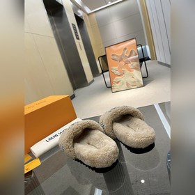 Louis Vuitton 2024 новые шерстяные тапочкиз тонкой мягкой шерсти 